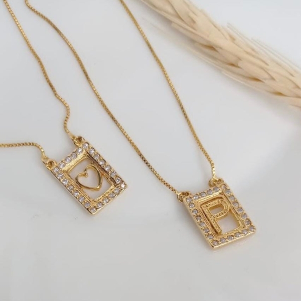 Escapulário Feminino Letra Personalizado