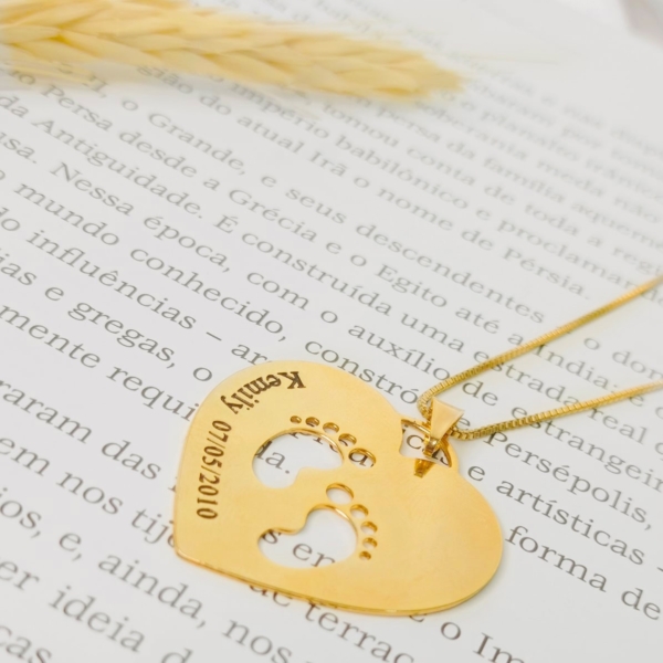Colar Feminino Coração Pezinhos Personalizado